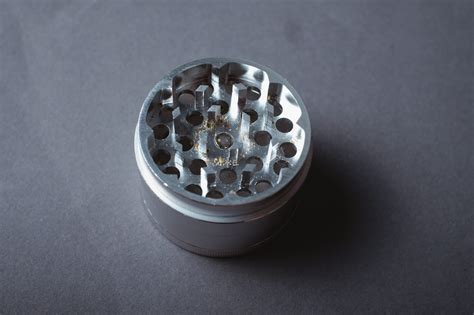 22 Best Weed Grinders [ 2021 ] - Marijuana Beginners