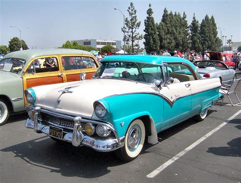 Tiedosto:1955 Ford Fairlane Victoria.jpg – Wikipedia