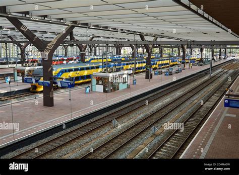 Rotterdam Centraal Railway Station Stock Photo - Alamy