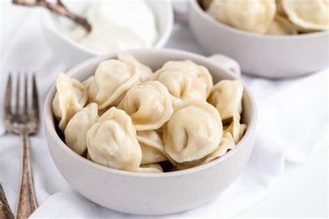 Russian Pelmeni (Meat Dumplings) - Momsdish