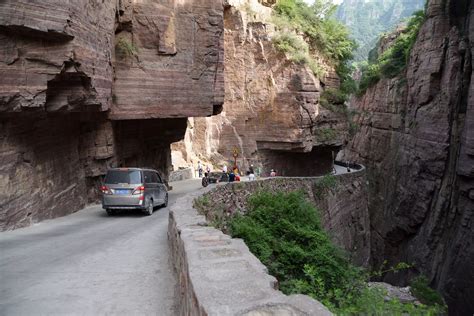 China's Guoliang Tunnel consists of a steep road with no barriers. | Business Insider India