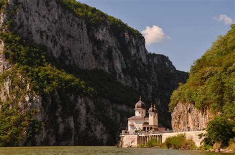 10 locuri din Romania în care trebuie să ajungi vara aceasta