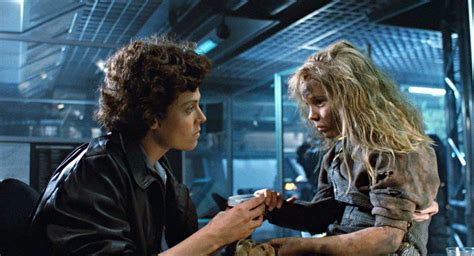 Aliens (1986): Facehugger Attack Scene With Newt and Ripley