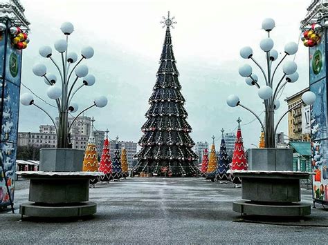 Take a look at the main Christmas trees from all the regions of Ukraine ...