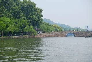 Broken Bridge, West Lake | lhongchou's photography | Flickr