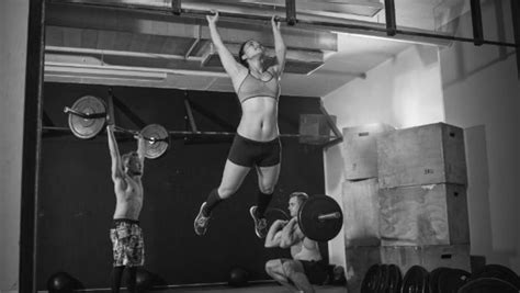 6 Best Workouts to Train for the CrossFit Open - Men's Journal