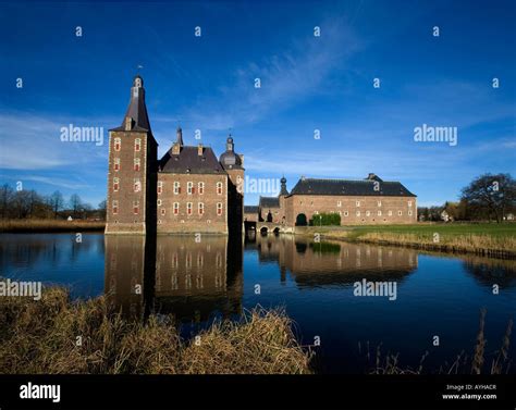 Schloss Hoensbroek in Heerlen Niederlande moated castle Hoensbroek in Heerlen Netherlands ...