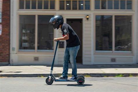 Maximizing Electric Scooter Battery Life: Maintenance Tips and Best Practices