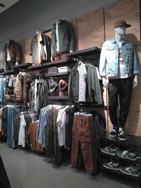 Interline: cross sale man - Life Style | Clothing store design, Clothing store interior ...