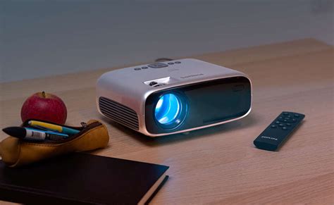 This Mini Projector Displays Your Movies at up to 80"