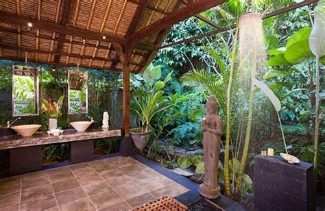 Stunning Balinese outdoor bathrooms - My Cosy Retreat | Outdoor bathrooms, Outdoor baths ...