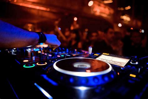 12 Best Nightclubs in Chicago - Where to Party at Night in Chicago – Go Guides