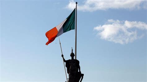 Fifteen facts about the Irish flag and 1916