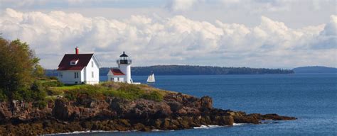 5 of the Best Camden Maine Lighthouse Tours - Camden Maine Stay