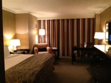 Comfy and cozy room w/turn-down service - Picture of Omni Jacksonville ...