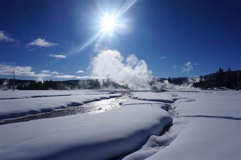 5 Reasons Why You Should Explore Yellowstone National Park In Winter