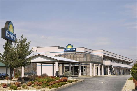 Days Inn by Wyndham Greeneville - 19 Photos - Hotels - 935 E Andrew Johnson Highway, Greeneville ...