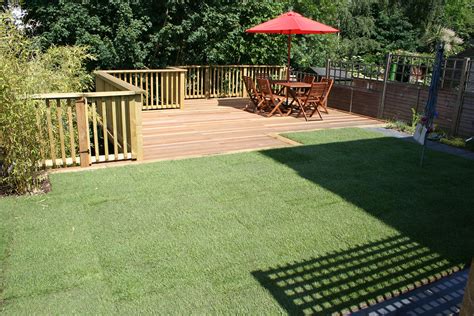 10+ Decking In Small Gardens Ideas – HOMYRACKS