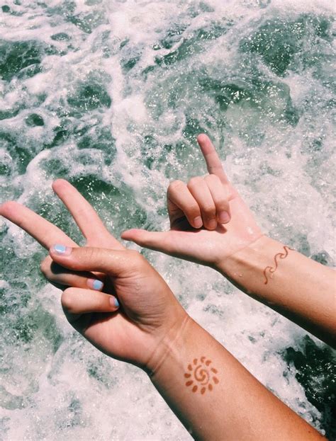 Cute henna tattoo tattoos hennas wave waves sun beach summer #henna #hennade… | Diseños de henna ...