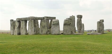 Why Stonehenge megaliths stay up after 5,000 years -- it's all geology