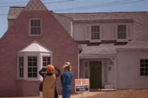 The 'Bewitched' House Still Stands, But Looks Slightly Different (PHOTOS, VIDEO) | HuffPost