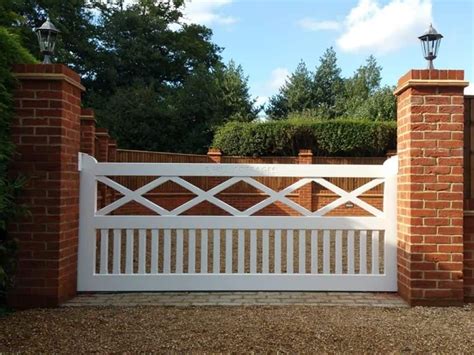 Painting Your Outdoor Gate | Outdoor gate, Wooden gates driveway, Outdoor