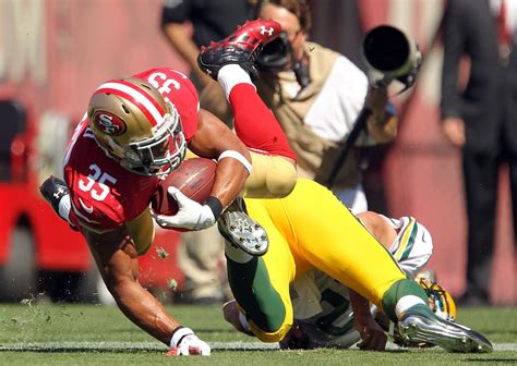 49ers' Eric Reid makes his presence felt