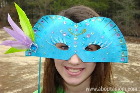 Mardi Gras Mask Paper Plate Craft