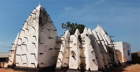 Larabanga Mosque has unique stlying influenced Sudanese architecture