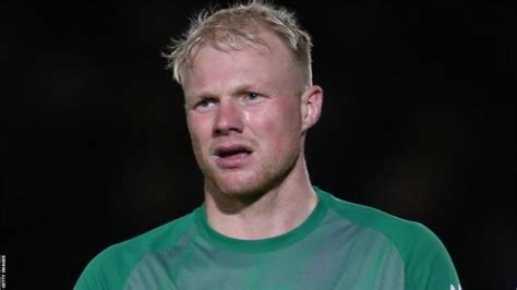 Jonathan Mitchell: Harrogate Town goalkeeper extends deal until end of season - BBC Sport