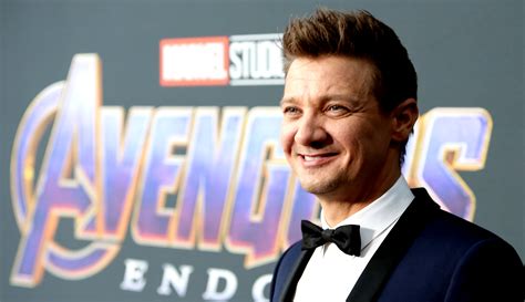 Listen To The Smooth Vocal Stylings Of 'Avengers' Star Jeremy Renner On ...