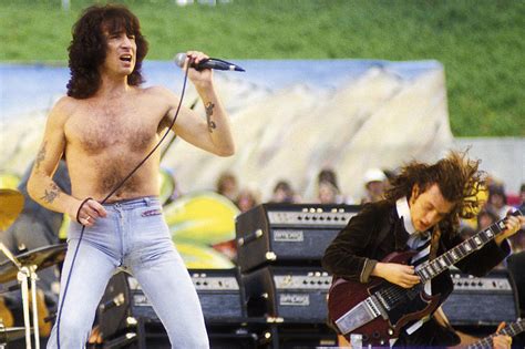 40 Years Ago: Bon Scott Begins His Final Tour With AC/DC