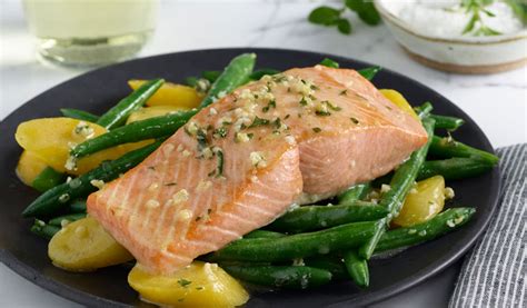 Roasted Garlic Salmon - Aqua Star