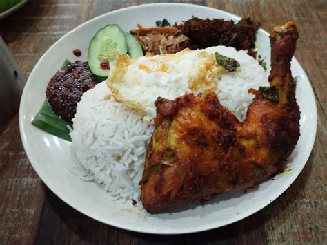 Nasi Lemak Burung Hantu : r/MalaysianFood