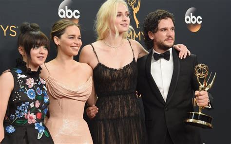 Game-Thrones-Cast-Emmys-2016