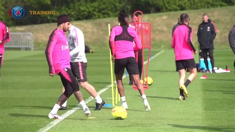 VIDEO - Neymar scores in PSG training - Video Eurosport