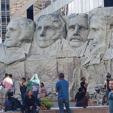 Mount Rushmore Sculptures: Iconic Public Art — Mecca Design & Production