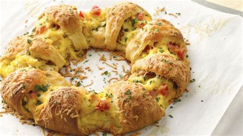 Bacon, Egg and Cheese Brunch Ring Recipe - Pillsbury.com