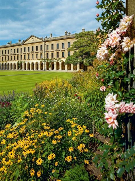 Oxford College Gardens - Book Review - The Oxford Magazine