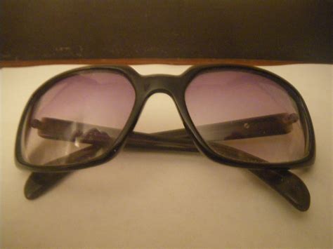 USE 2ND HAND!: GUESS SUNGLASSES (Womens) - SOLD!!!!!!