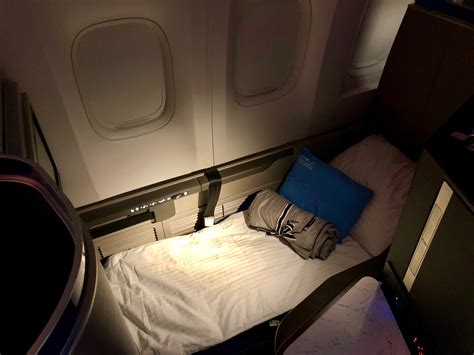 Review: United 777-300ER Polaris Business Class San Francisco to Hong ...