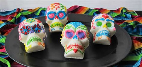 Día de los Muertos Sugar Skull-Inspired Treats