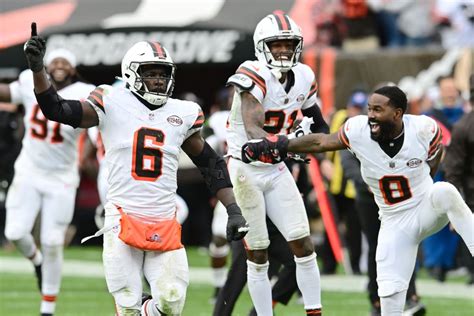 Cleveland Browns to Showcase Classic All-White Throwback Uniforms in Week 17 Primetime Battle ...