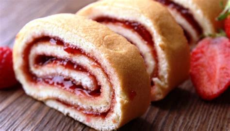 Gloria's Jam Roll Cake | Kosher and Jewish Recipes