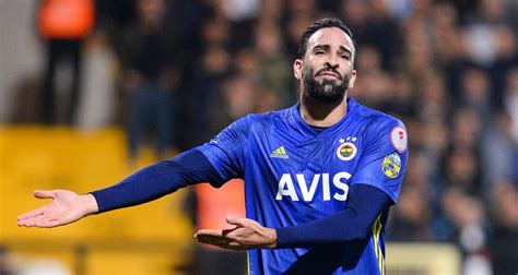 Fenerbahçe : Adil Rami veut quitter le club turc