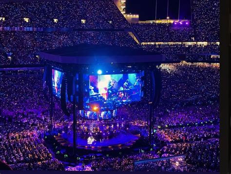 George Strait Breaks Attendance Record With Largest Concert Ever Held ...