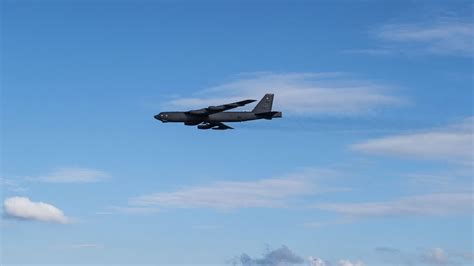 B-52 bomber crashes in Guam - YouTube