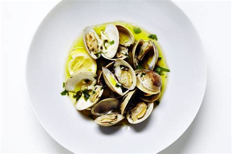 Clams Recipe & Nutrition - Precision Nutrition's Encyclopedia of Food