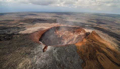 Mauna Loa, The World’s Biggest Volcano, Is Waking Up And It’s Time To ...