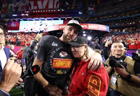 A Mother's Day salute to Chiefs TE Travis Kelceâ€™s mom Donna Kelce | Flipboard